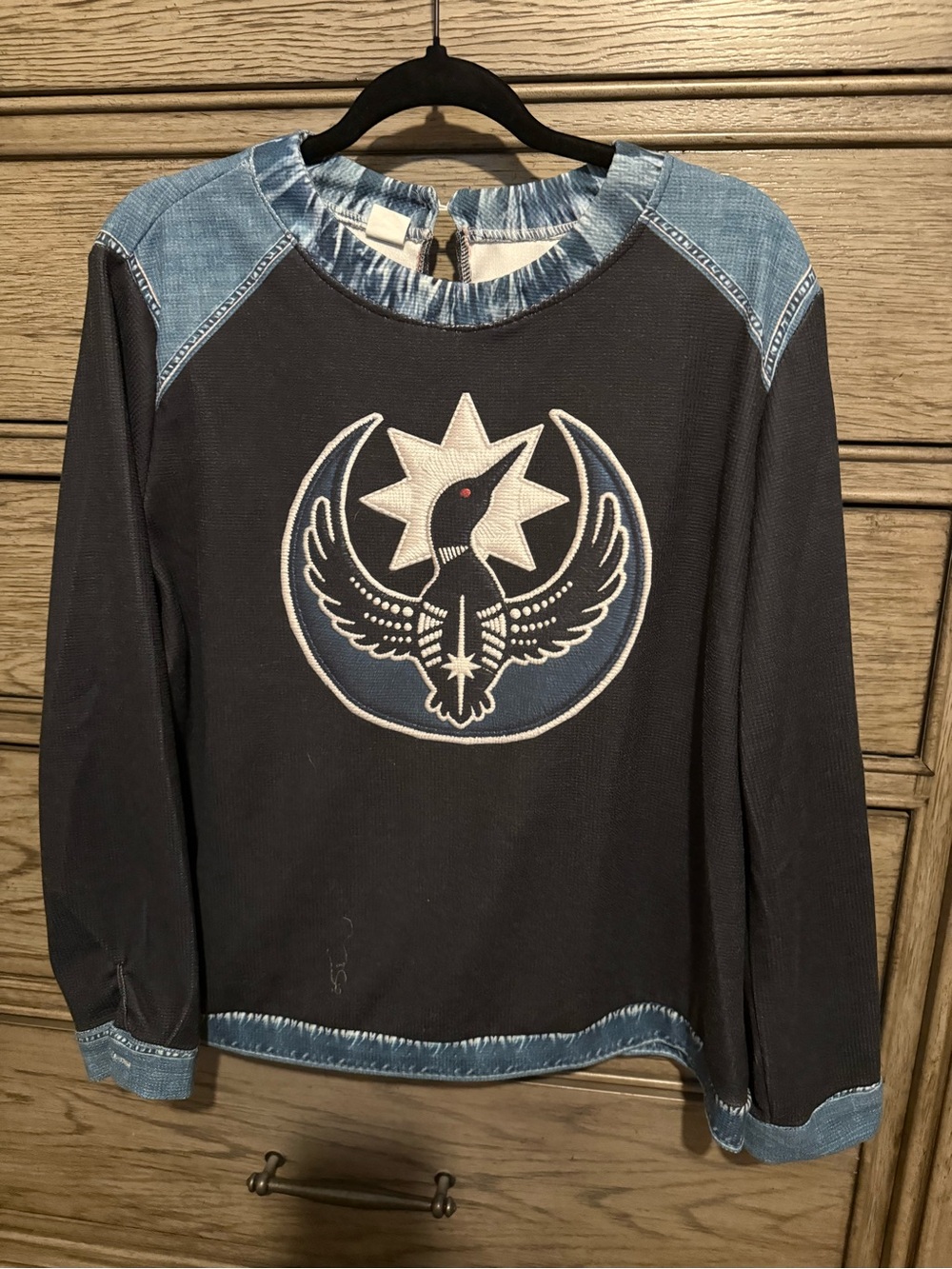 SHEIN Navy Blue Graphic Crewneck Sweater with Light Denim Trim